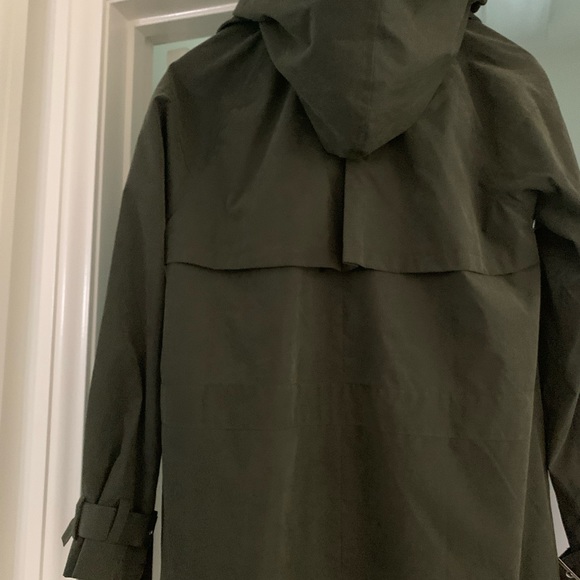 Obey green trench coat - detailed shiny obey buttons and silver hardware - Picture 8 of 10